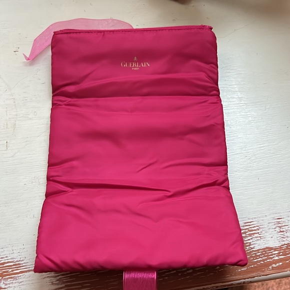 Guerlain Paris toiletry bag - Picture 4 of 5